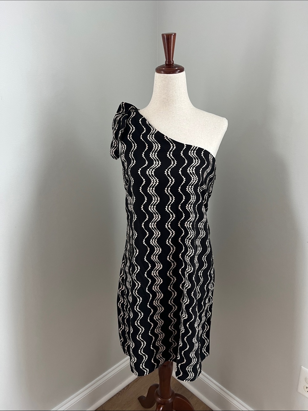 Black One-Shoulder Wave-Print Cocktail Dress NWT Size 12